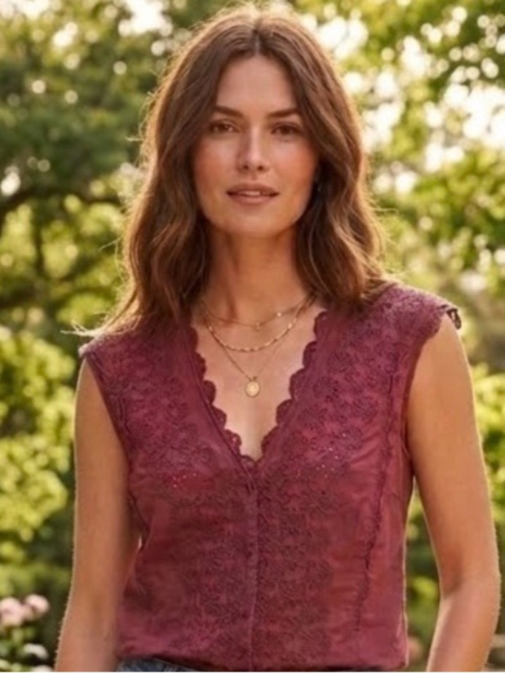 La Vie Rebecca Taylor Burgundy Eyelet V-Neck Sleeveless Top 420253B453‎ Small